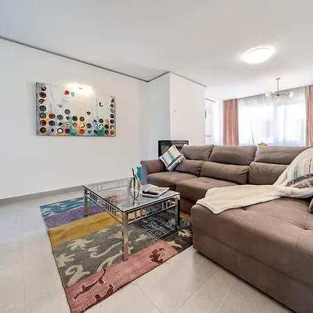 Luxury Escape In Puerto Banus