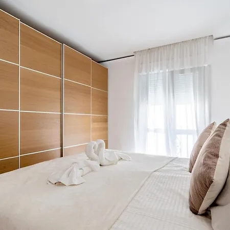 Apartment Luxury Escape In Puerto Banus