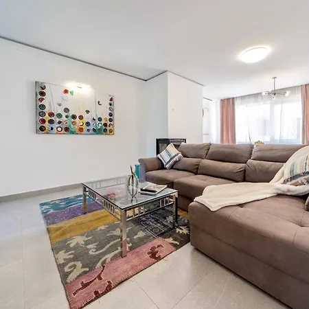 Luxury Escape In Puerto Banus