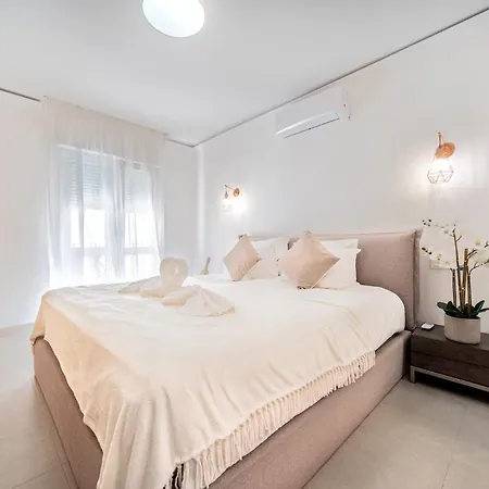 Luxury Escape In Puerto Banus Apartment Marbella